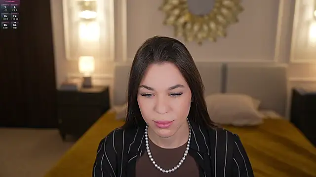 Snapshot of Roxi_Twix chatting on 03.06.25 Roxi Twix online show from 03.06.25