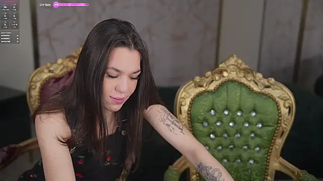 Snapshot of Roxi_Twix chatting on 03.09.25 Roxi Twix online show from 03.09.25