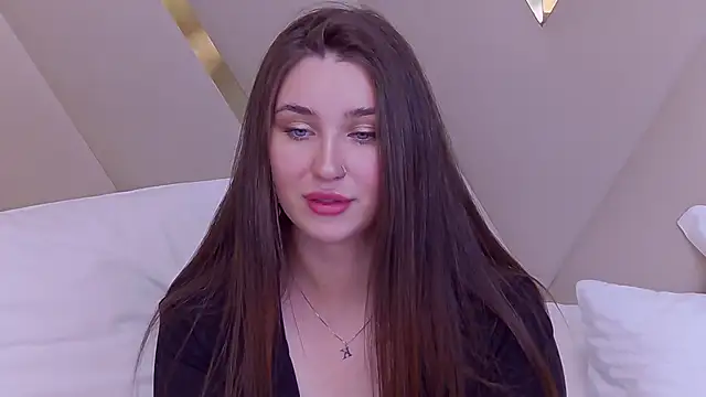 Snapshot of KiraBarlows chatting on 02.04.25 KiraBarlows online show from 02.04.25