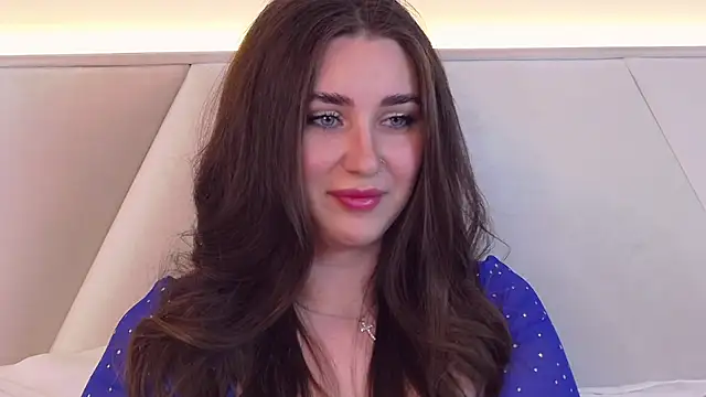 Snapshot of KiraBarlows chatting on 02.19.25 KiraBarlows online show from 02.19.25