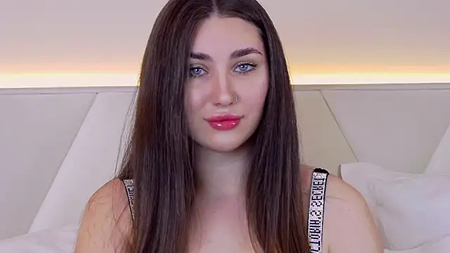 Snapshot of KiraBarlows chatting on 02.19.25 KiraBarlows online show from 02.19.25