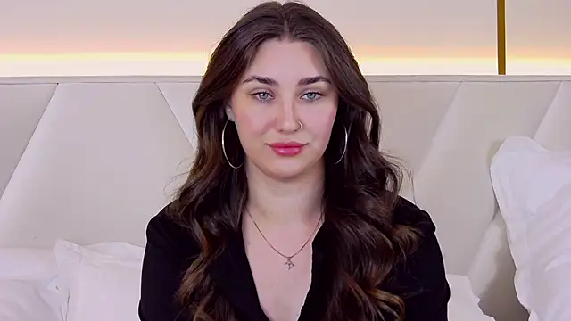 Snapshot of KiraBarlows chatting on 02.23.25 KiraBarlows online show from 02.23.25
