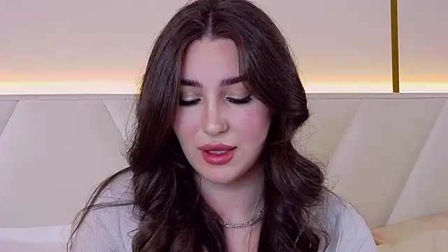 Snapshot of KiraBarlows chatting on 02.24.25 KiraBarlows online show from 02.24.25