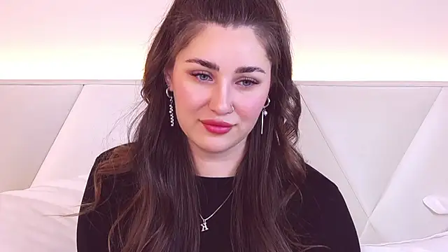 Snapshot of KiraBarlows chatting on 03.21.25 KiraBarlows online show from 03.21.25