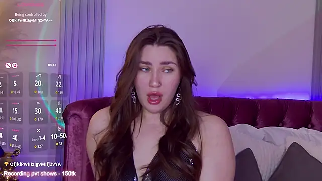 KiraBarlows online show from 12.04.25