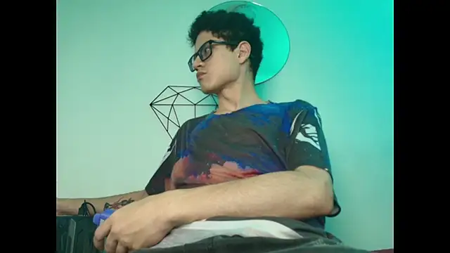 Snapshot of wolfandsky chatting on 10.24.25 wolfandsky online show from 10.24.25