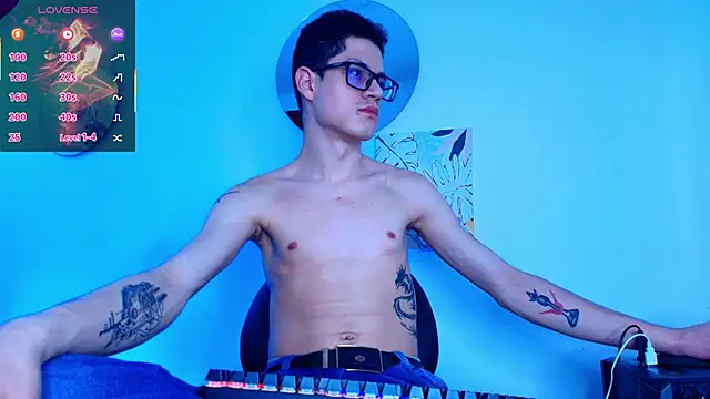 Snapshot of wolfandsky chatting on 02.18.26 wolfandsky online show from 02.18.26