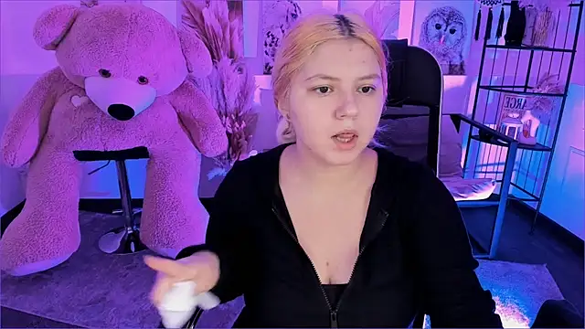 DiaAngell online show from 12.03.25