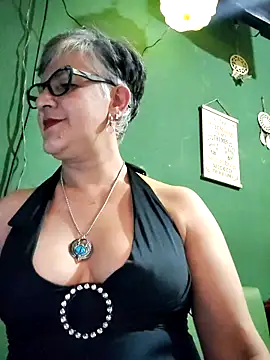 Snapshot of ilonna2025 chatting on 10.15.25 ilonna2025 online show from 10.15.25