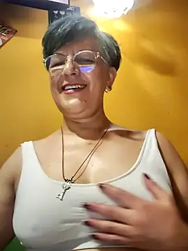 Snapshot of ilonna2025 chatting on 07.19.26 ilonna2025 online show from 07.19.26