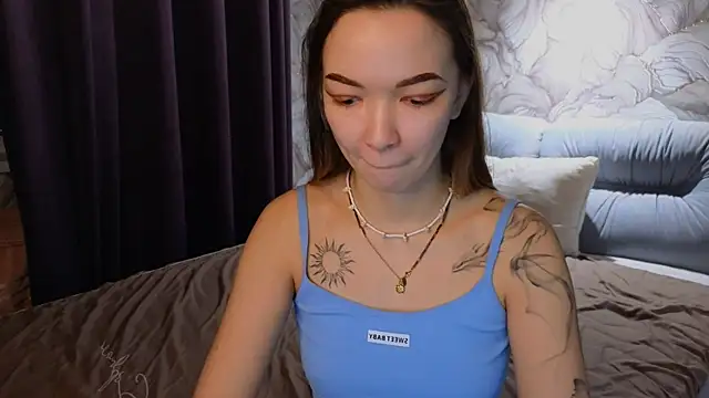 Snapshot of SusannJohnson chatting on 11.06.25 SusannJohnson online show from 11.06.25