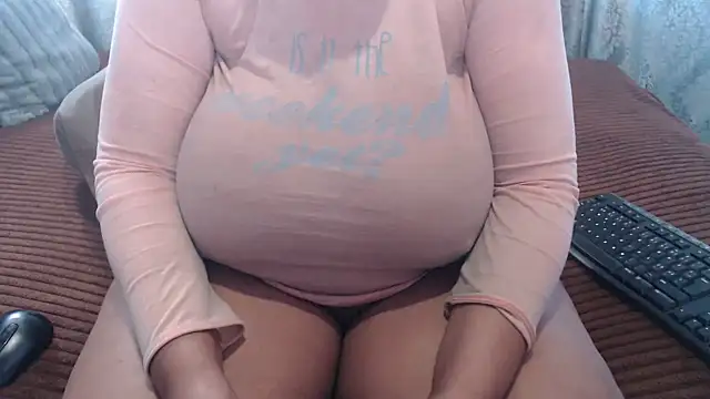 Snapshot of BUBBLYBUNNYxx chatting on 05.29.26 BUBBLYBUNNYxx online show from 05.29.26