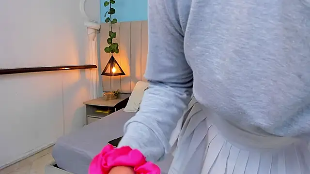 Paulina Lopezz online show from 02.05.25