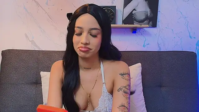 Snapshot of Paulina_Lopezz chatting on 06.17.26 Paulina Lopezz online show from 06.17.26