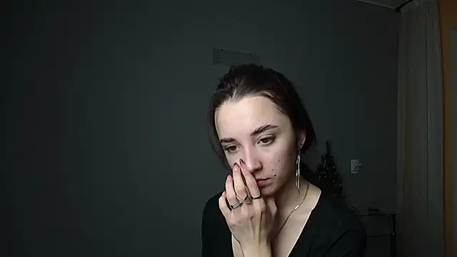 Eva Gloryy online show from 02.12.25