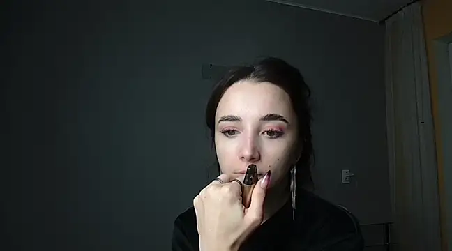 Eva Gloryy online show from 02.20.25