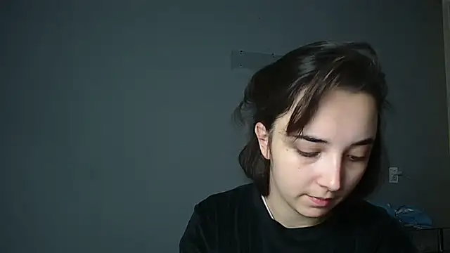 Eva Gloryy online show from 10.25.25