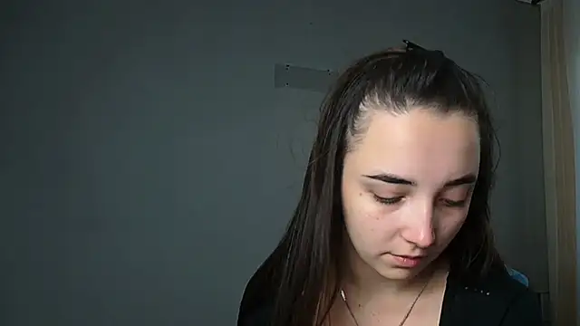 Eva Gloryy online show from 10.30.25