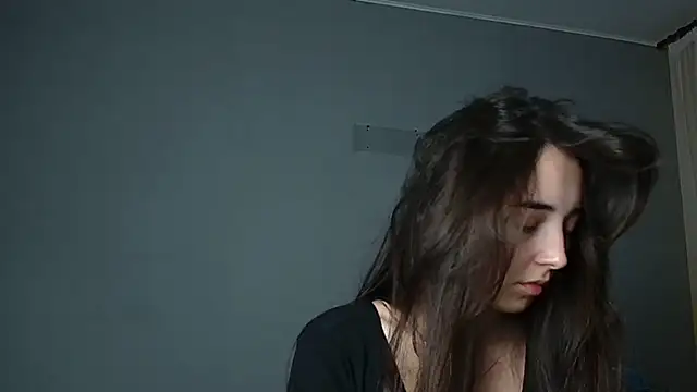 Eva Gloryy online show from 11.17.25