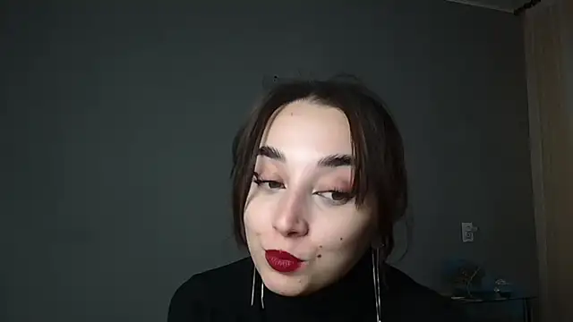 Eva Gloryy online show from 12.16.25