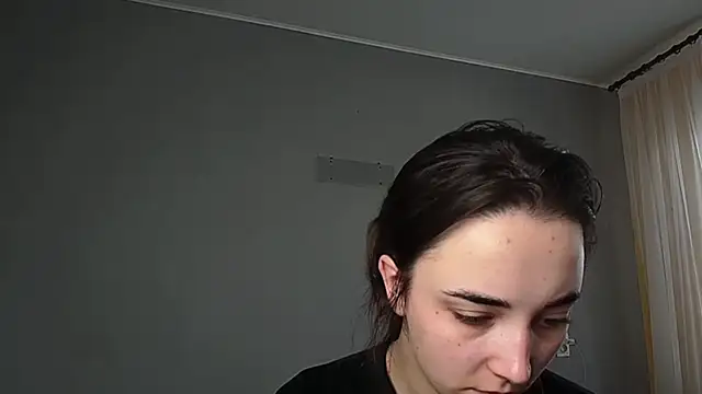 Eva Gloryy online show from 04.15.26