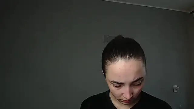 Eva Gloryy online show from 04.17.26