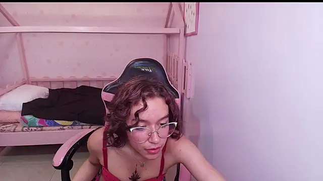 Snapshot of kassandra_ch_ chatting on 01.22.25 kassandra ch online show from 01.22.25