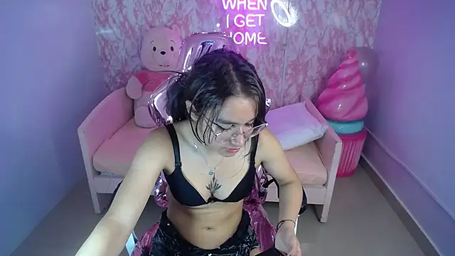 Snapshot of kassandra_ch_ chatting on 01.29.25 kassandra ch online show from 01.29.25