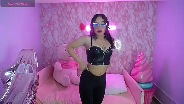 Snapshot of kassandra_ch_ chatting on 03.10.25 kassandra ch online show from 03.10.25