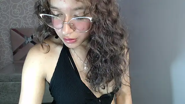 Snapshot of kassandra_ch_ chatting on 03.15.25 kassandra ch online show from 03.15.25