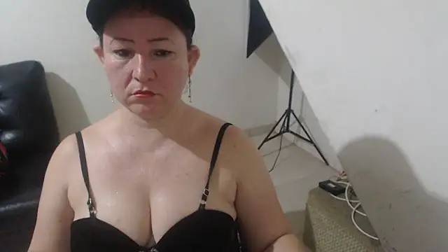 Yohis Kiut25 online show from 11.01.25