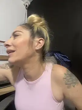 viktoria davis  online show from 03.21.25