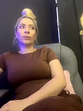 viktoria davis  online show from 11.20.25