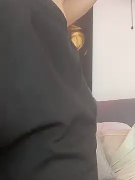 Snapshot of viktoria_davis_ chatting on 06.22.26 viktoria davis online show from 06.22.26