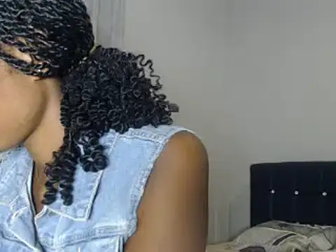 Snapshot of NairobiDazelle chatting on 02.07.25 NairobiDazelle online show from 02.07.25