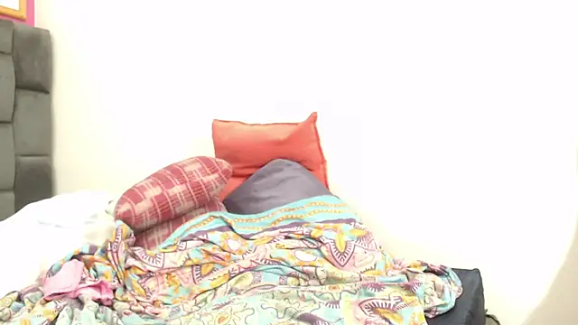 Lola Honney online show from 01.21.25