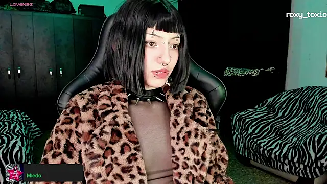 roxy toxic online show from 10.21.25