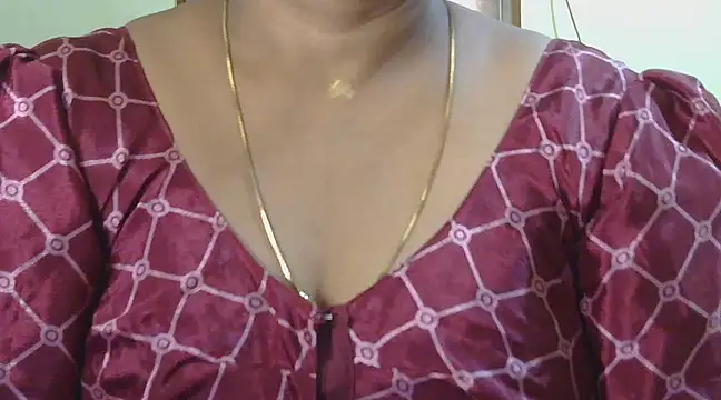 Snapshot of Varshaa1950 chatting on 01.24.25 Varshaa1950 online show from 01.24.25