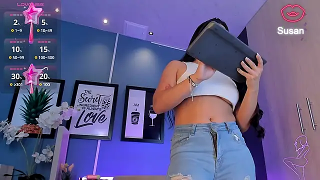 Snapshot of ValeriaOrtega chatting on 02.24.25 ValeriaOrtega online show from 02.24.25