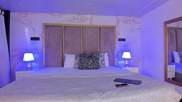 Snapshot of ValeriaOrtega chatting on 10.14.25 ValeriaOrtega online show from 10.14.25