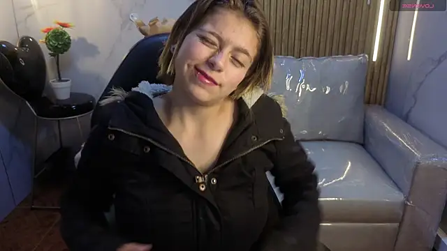 Snapshot of Kitten_Cam chatting on 04.22.26 Kitten Cam online show from 04.22.26