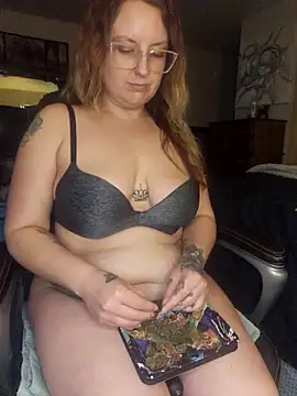 TattedMamaXOXO online show from 02.24.25