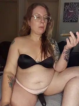 TattedMamaXOXO online show from 09.08.25