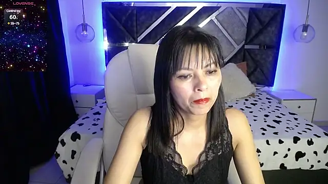 Snapshot of MysticMature chatting on 01.23.25 MysticMature online show from 01.23.25
