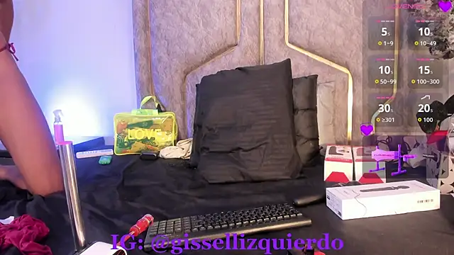Snapshot of Liincostelloo chatting on 04.21.26 Liincostelloo online show from 04.21.26