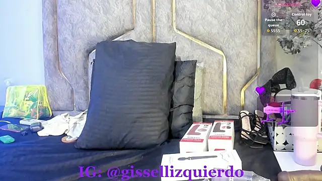 Snapshot of Liincostelloo chatting on 04.22.26 Liincostelloo online show from 04.22.26
