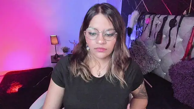 Snapshot of victoria__floyd chatting on 05.01.26 victoria floyd online show from 05.01.26