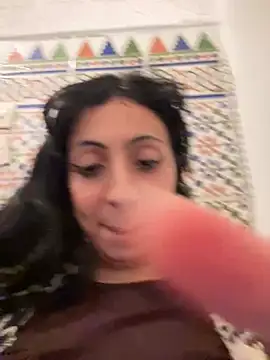 Snapshot of majdolin78 chatting on 02.26.25 majdolin78 online show from 02.26.25