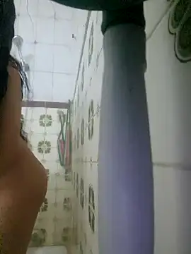 Snapshot of majdolin78 chatting on 03.05.25 majdolin78 online show from 03.05.25