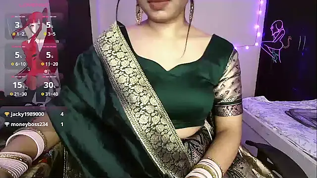 Snapshot of night_queen07 chatting on 10.21.25 night queen07 online show from 10.21.25